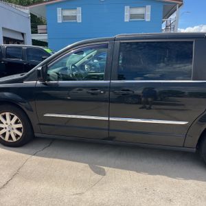 CHRYSLER TOWN AND COUNTRY TOURING - 4