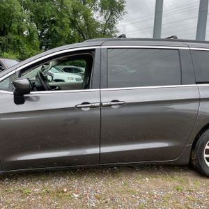 2021 Chrysler VOYAGER LXI — фото 4