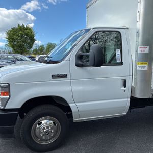 FORD E-350 CUTAWAY - 2