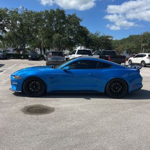 FORD MUSTANG GT PREMIUM - 3