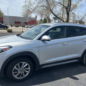 HYUNDAI TUCSON SEL PLUS - 2