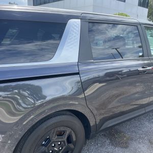 2025 KIA CARNIVAL LXS photo 9