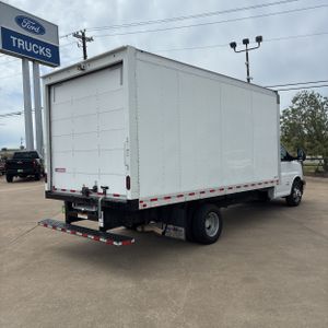 CHEVROLET EXPRESS 4500 - 8