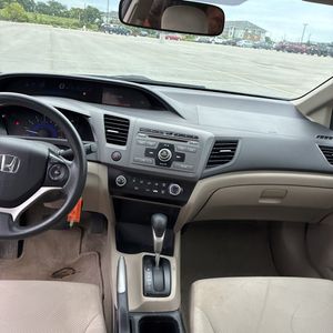 صورة مصغرة 36 لـ 2012 Honda CIVIC LX