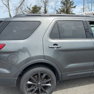 FORD EXPLORER XLT - 9