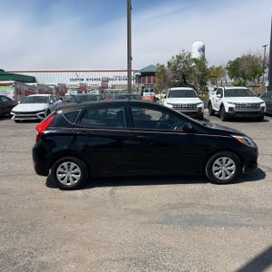 HYUNDAI ACCENT SE - 10