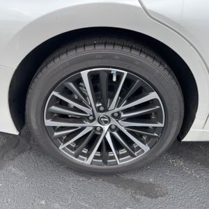 2024 Lexus ES 350 BASE — миниатюра 18