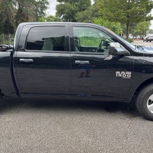 2023 RAM 1500 CLASSIC SLT — фото 9