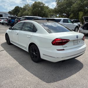 VOLKSWAGEN PASSAT 1.8T S - 5