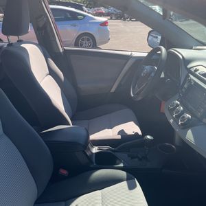 2015 Toyota RAV4 LE 照片 33