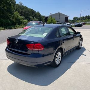 2014 Volkswagen PASSAT 1.8T S PZEV — фото 8