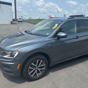 2021 Volkswagen TIGUAN S — фото 2