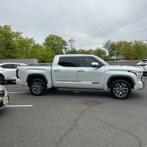 TOYOTA TUNDRA - 10