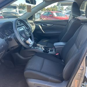 2018 Nissan ROGUE S thumbnail 30