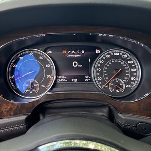 صورة 40 لـ 2019 Bentley BENTAYGA V8