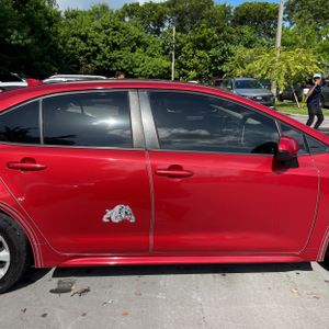 2021 Toyota COROLLA LE photo 11