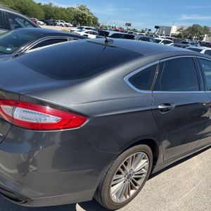 FORD FUSION SE - 7