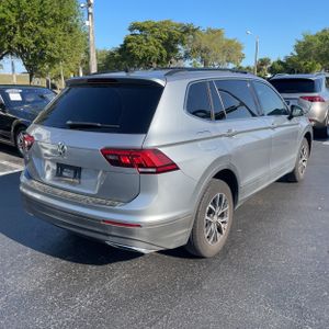 VOLKSWAGEN TIGUAN SE - 8