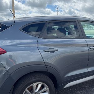 HYUNDAI TUCSON - 9