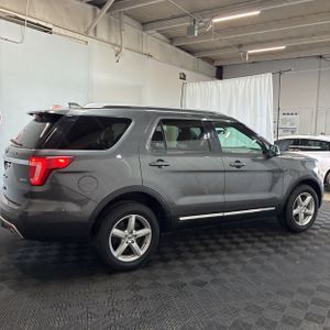 FORD EXPLORER XLT - 10