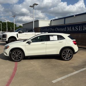 MERCEDES-BENZ GLA - 3