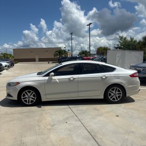 FORD FUSION SE - 3