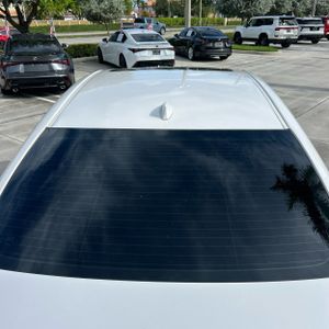 صورة 16 لـ 2024 Lexus ES 300H BASE