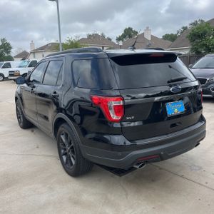 FORD EXPLORER XLT - 5