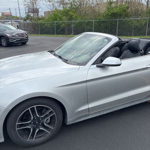 FORD MUSTANG ECOBOOST PREMIUM - 2