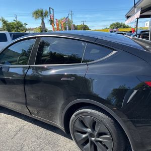 TESLA MODEL Y LONG RANGE - 6