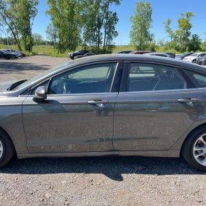 FORD FUSION SE - 4
