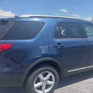 FORD EXPLORER XLT - 9