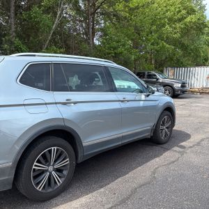 Volkswagen Tiguan SEL - 8