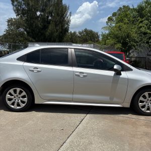 2023 Toyota COROLLA LE thumbnail 11