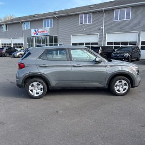 HYUNDAI VENUE SE - 10