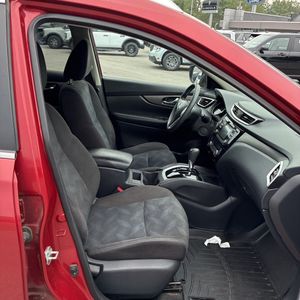 2015 Nissan ROGUE SV thumbnail 33