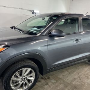 HYUNDAI TUCSON SE - 2