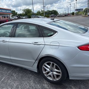 FORD FUSION SE - 6