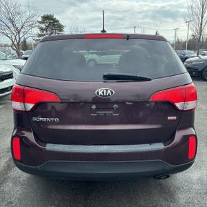 KIA SORENTO LX - 7