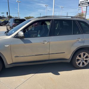 BMW X5 4.8I - 4