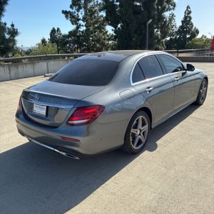 MERCEDES-BENZ E-CLASS - 8