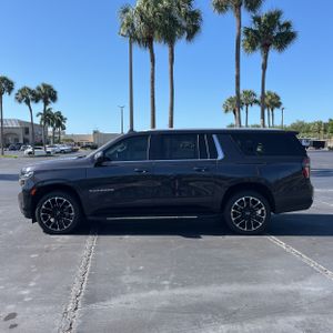 CHEVROLET SUBURBAN LT - 3