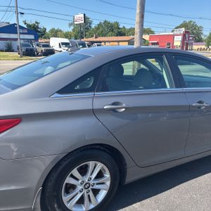 2013 Hyundai SONATA GLS 照片 9