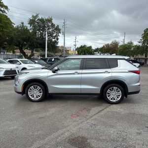 MITSUBISHI OUTLANDER ES 2.5 2WD - 3