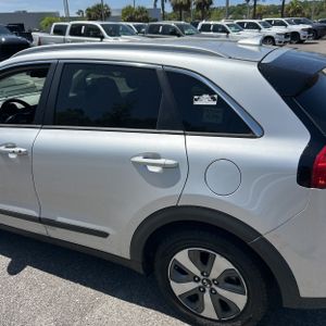 KIA NIRO PLUG-IN HYBRID EX - 6