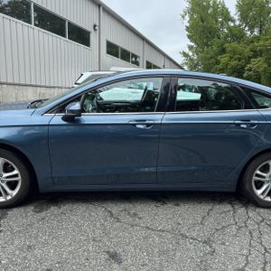 FORD FUSION SE - 4