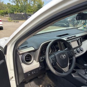 2015 Toyota RAV4 LE 照片 35