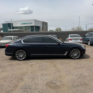 BMW 7-SERIES - 10