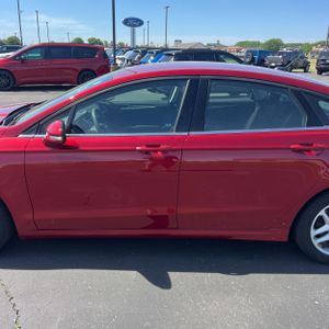 FORD FUSION SE - 4