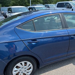 صورة 9 لـ 2019 Hyundai ELANTRA SE